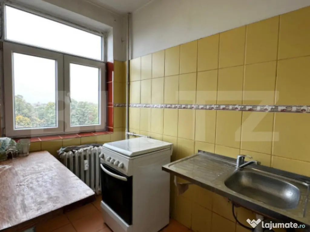 Garsoniera semidecomandata, 32 mp, zona Brazda