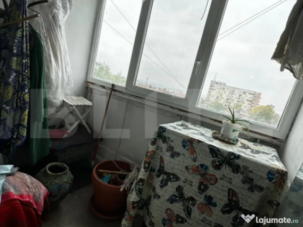 Garsoniera semidecomandata, 32 mp, zona Brazda