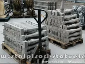 Stâlpișori, baluștri, popici, mosoare, din beton, model B3. 