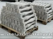 Stâlpișori, baluștri, popici, mosoare, din beton, model B3. 