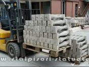 Stâlpișori, baluștri, popici, mosoare, din beton, model B3. 