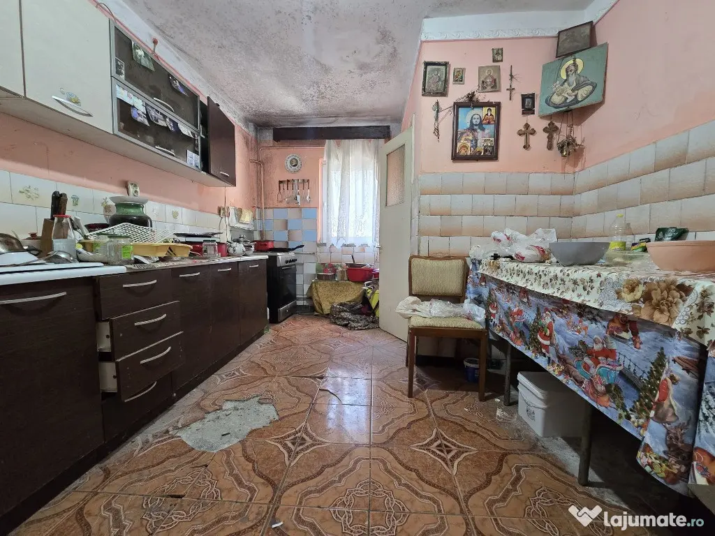 Apartament 4 camere str FRASINULUI -86,5mp