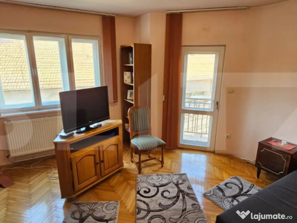 CASA CU 6 CAMERE, 293 MP UTILI SI GARAJ - DEVA