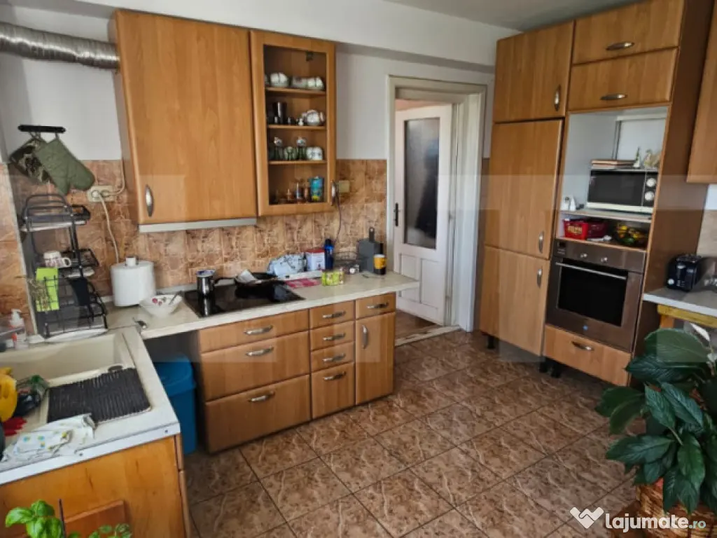 CASA CU 6 CAMERE, 293 MP UTILI SI GARAJ - DEVA