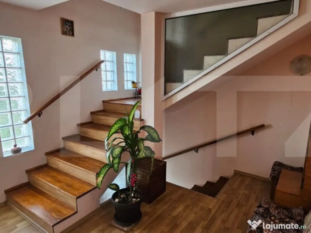 CASA CU 6 CAMERE, 293 MP UTILI SI GARAJ - DEVA