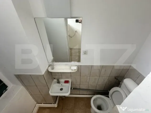 Spatiu comercial la cheie, de inchiriat, cu 2 intrari, Deva