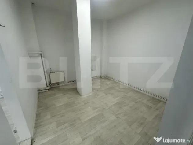Spatiu comercial la cheie, de inchiriat, cu 2 intrari, Deva