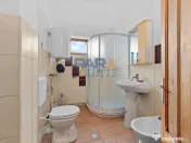 Vilă cu 6 dormitoare, 2 garaje, anexe multiple - 2076 mp... 