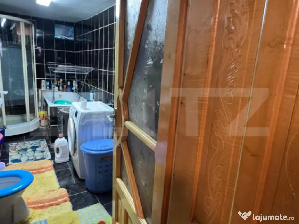 Casă individuală cu 5 camere și teren de 1231 mp în Suce