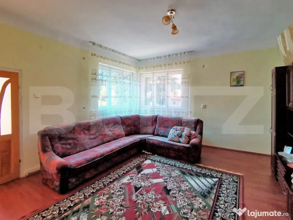Casă individuală cu 5 camere și teren de 1231 mp în Suce
