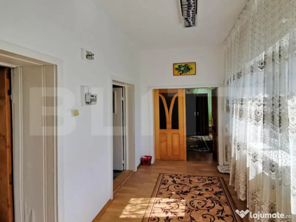 Casă individuală cu 5 camere și teren de 1231 mp în Suce