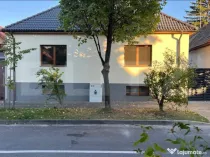 Casa individuala de inchiriat / 3 camere / zona centrala