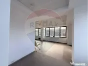 Birou luminos 70 mp în clădire modernă, zona Calea Dum...