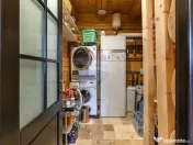 Doua case in stil canadian – confort modern intr-un cad... 