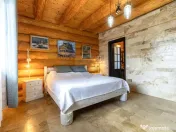 Doua case in stil canadian – confort modern intr-un cad... 