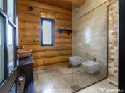 Doua case in stil canadian – confort modern intr-un cad... 