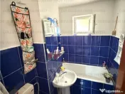 Apartament cu 3 camere, decomandat - zona Astra 