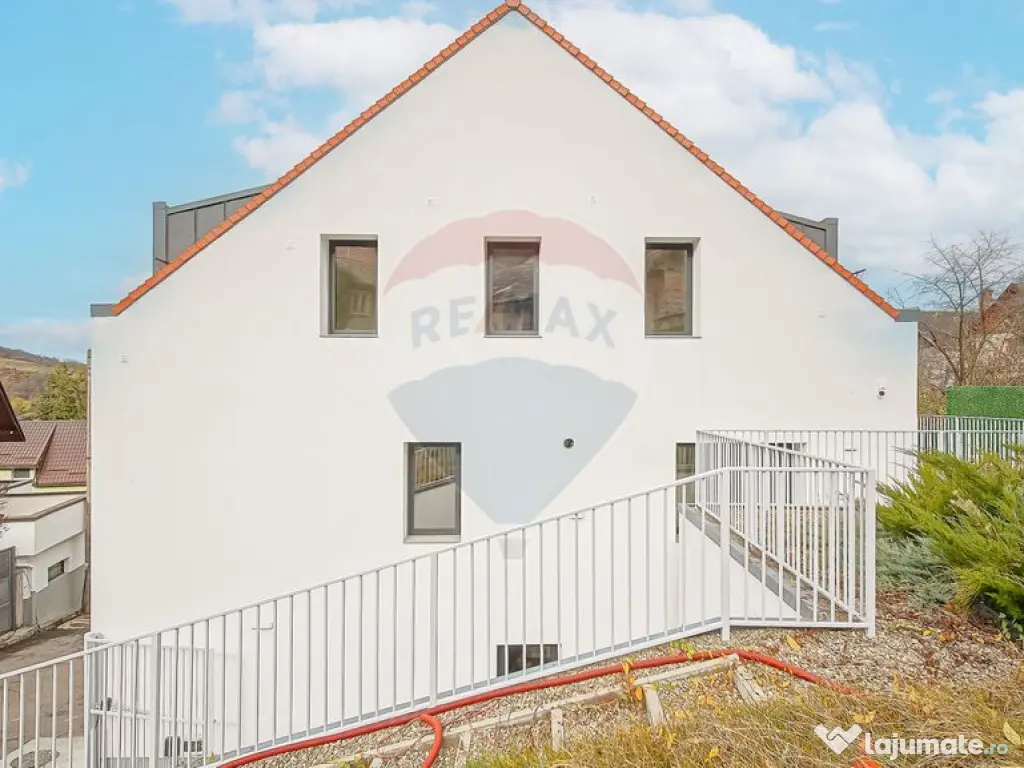 Armonie între tradiție și modernitate – Vilă contem...