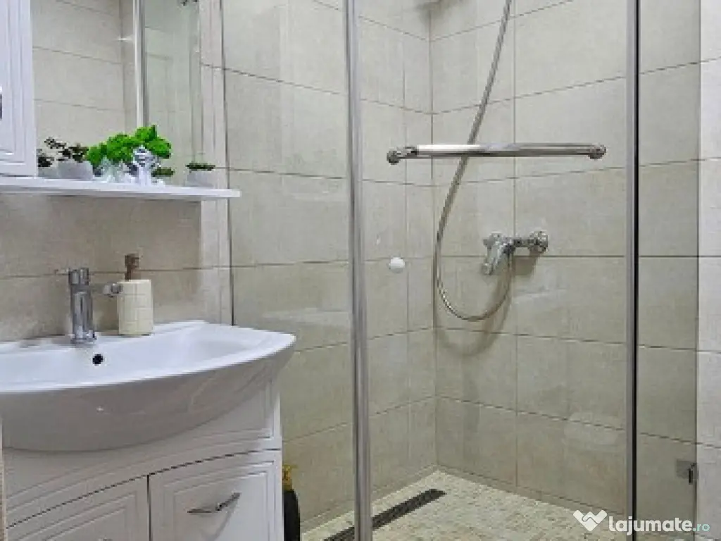 Garsoniera de inchiriat in zona Dristor