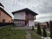 Vila de vacanta cu 4 camere de vanzare in Valea Doftanei