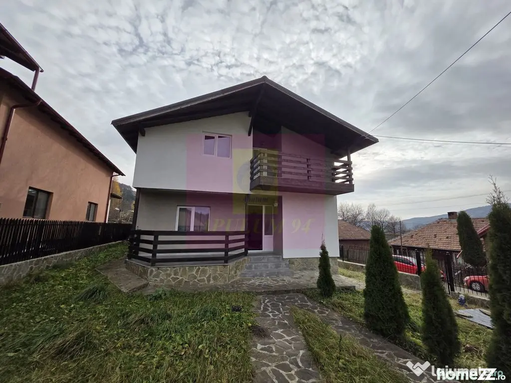Vila de vacanta cu 4 camere de vanzare in Valea Doftanei - Valea Doftanei (Prahova)