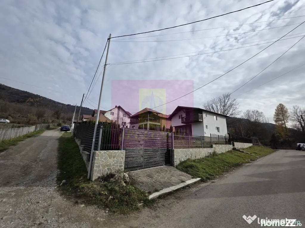 Vila de vacanta cu 4 camere de vanzare in Valea Doftanei - Valea Doftanei (Prahova)