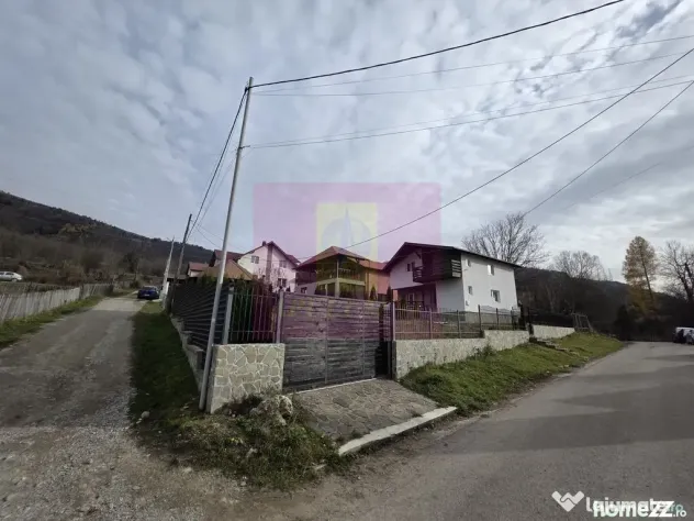 Vila de vacanta cu 4 camere de vanzare in Valea Doftanei - Valea Doftanei (Prahova)