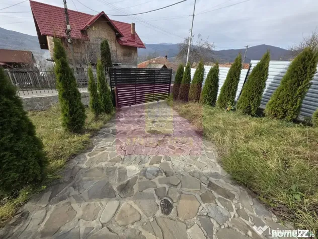 Vila de vacanta cu 4 camere de vanzare in Valea Doftanei - Valea Doftanei (Prahova)