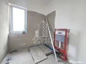 Jumatate de duplex de vanzare, Parter + Etaj, 5 camere si 2 bai, Sag 