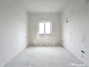Jumatate de duplex de vanzare, Parter + Etaj, 5 camere si 2 bai, Sag 