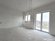 Jumatate de duplex de vanzare, Parter + Etaj, 5 camere si 2 bai, Sag 