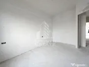 Jumatate de duplex de vanzare, Parter + Etaj, 5 camere si 2 bai, Sag 