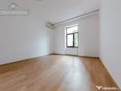 Casă individuală cu potențial comercial și rezidențial, 