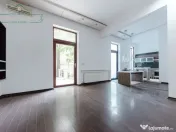 Casă individuală cu potențial comercial și rezidențial, 