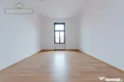 Casă individuală cu potențial comercial și rezidențial, 