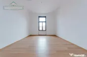 Casă individuală cu potențial comercial și rezidențial, 
