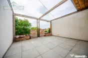 Casă individuală cu potențial comercial și rezidențial, 