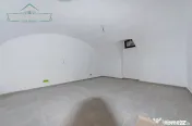 Casă individuală cu potențial comercial și rezidențial, 