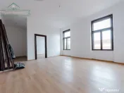 Casă individuală cu potențial comercial și rezidențial, 