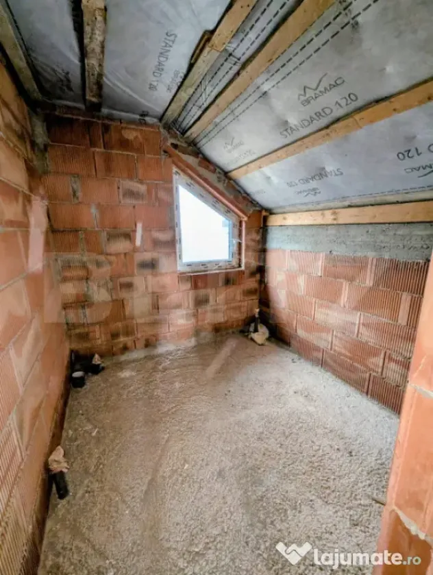 Casă modernă si spatioasa P+M in Vorovesti – finisaje la