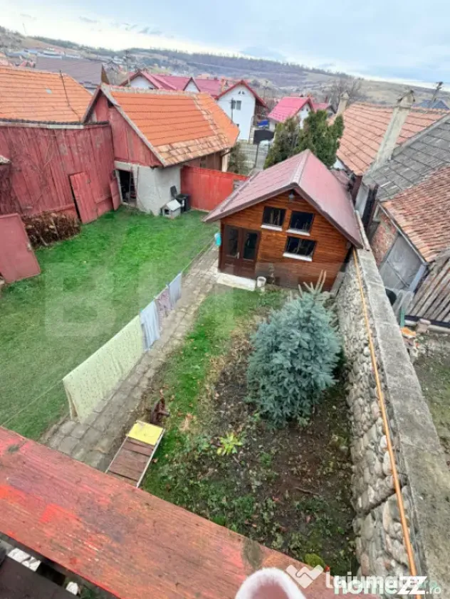 Casă de vânzare – proprietate generoasă 2.285 m² teren