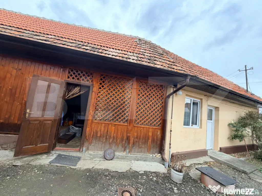 Casă de vânzare – proprietate generoasă 2.285 m² teren