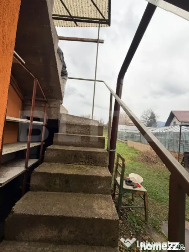 Casă de vânzare – proprietate generoasă 2.285 m² teren