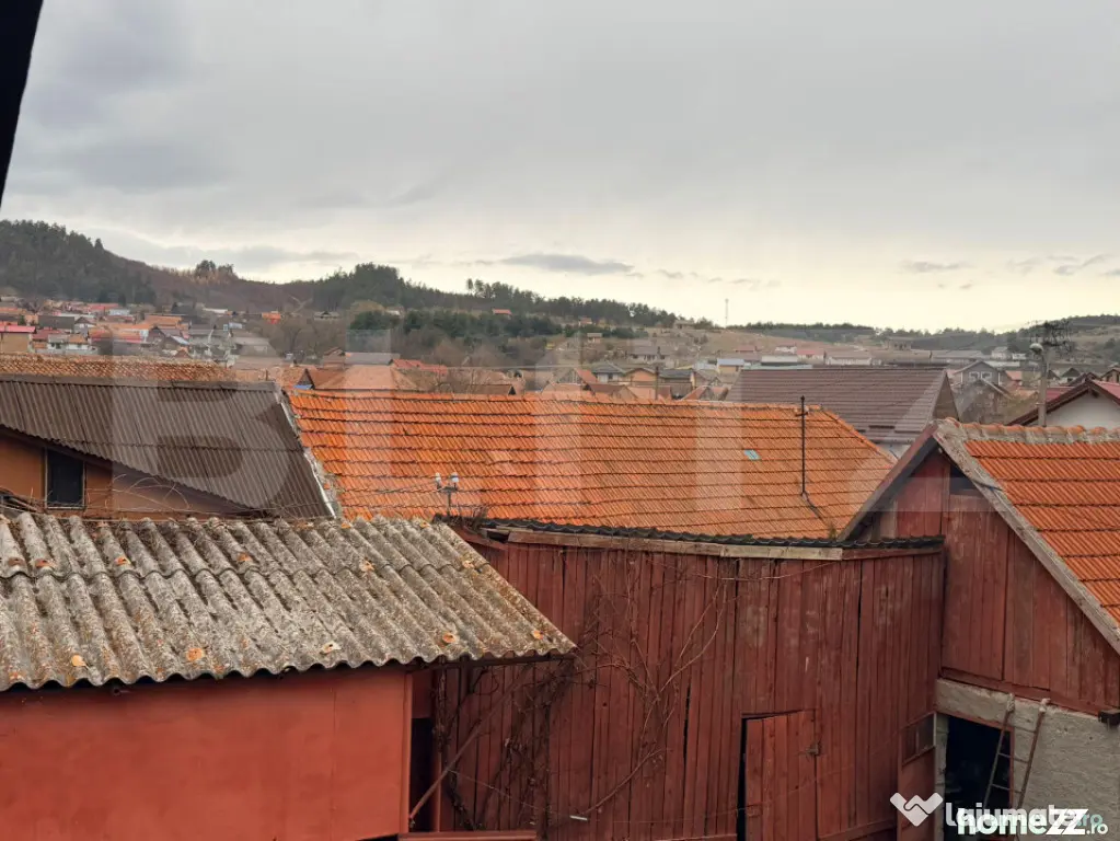 Casă de vânzare – proprietate generoasă 2.285 m² teren