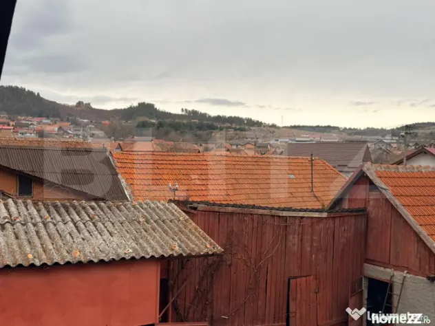 Casă de vânzare – proprietate generoasă 2.285 m² teren