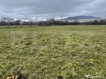 Teren de 2.760 mp, în zonă excelentă, cu utilități și