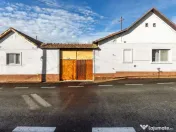 Casă cu 5 camere in Barzava 