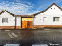 Casă cu 5 camere in Barzava