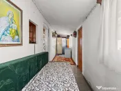 Casă cu 5 camere in Barzava 