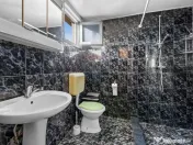 Casă cu 5 camere in Barzava 